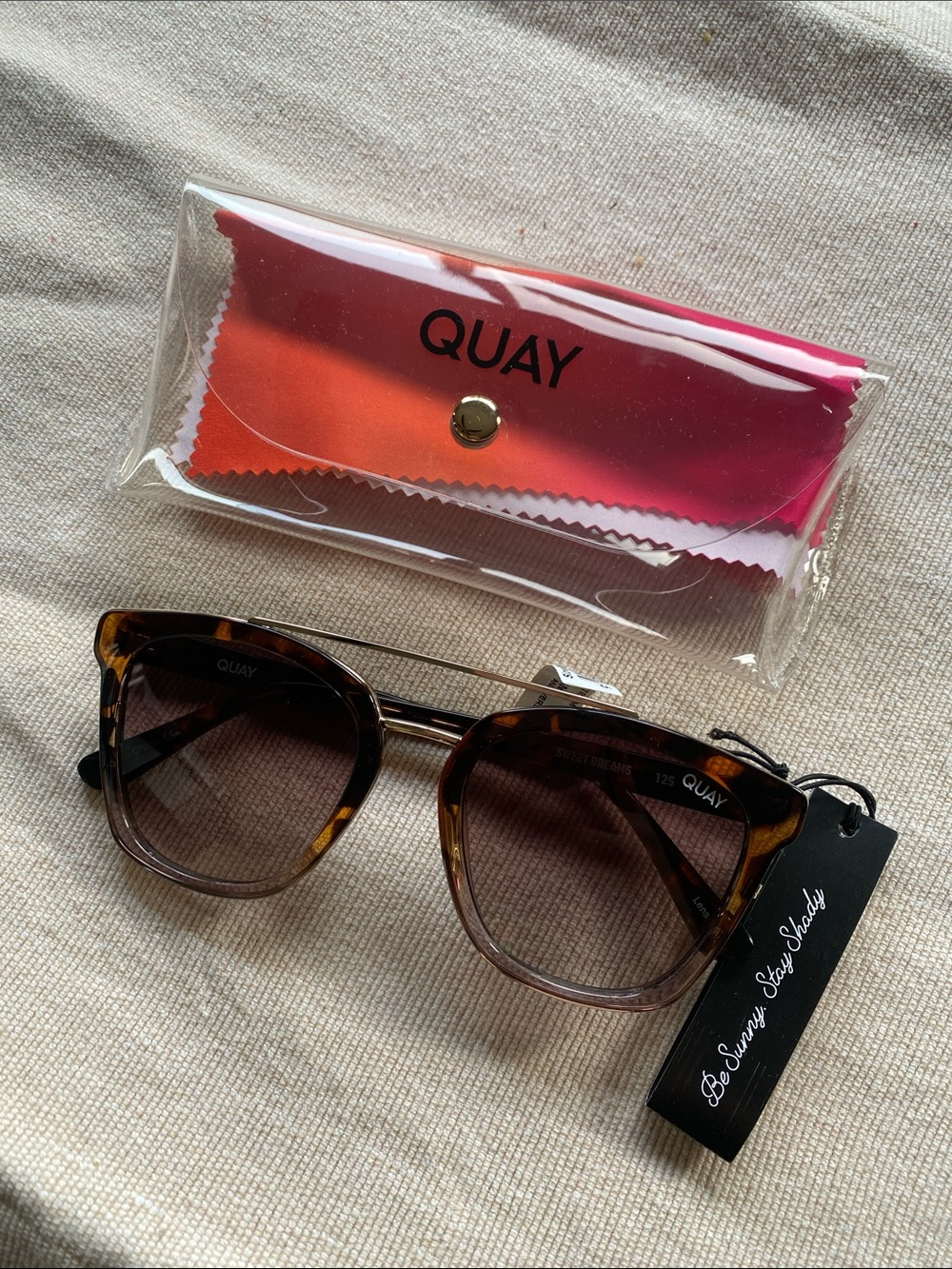 quay su glasses